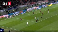 カイザー・長谷部誠のスゴすぎる「一瞬の動き」 王者の連携プレーを封じた“神ディフェンス”が炸裂した瞬間 レジェンド対決に勝利！バイエルンのミュラーを完封