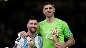 メッシ＆マルティネス、W杯優勝を称える像が登場。「これは誰なんだ」と話題に