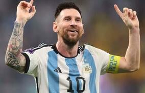 「メッシのこんな表情見たことない！」クロアチア戦後に親友を見つけたメッシのリアクションが話題に！「めちゃくちゃ嬉しそう」