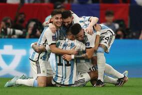 【W杯】メッシ＆ディ・マリア弾！　アルゼンチンが2-0リードで前半終了、36年ぶりVへ大きく前進