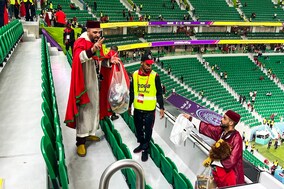 「日本の影響だけじゃない！」快進撃モロッコ代表のサポ、カタールで“ゴミ拾い”を継続し反響！「フランス戦の後も実行する」【W杯】