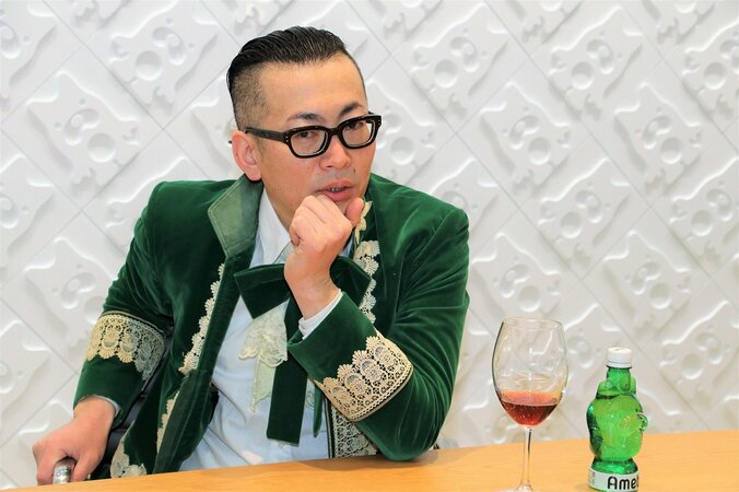 ピーク時の月収は1000万円 髭男爵・ひぐち君の今 貯金を切り崩して勉強中 2枚目