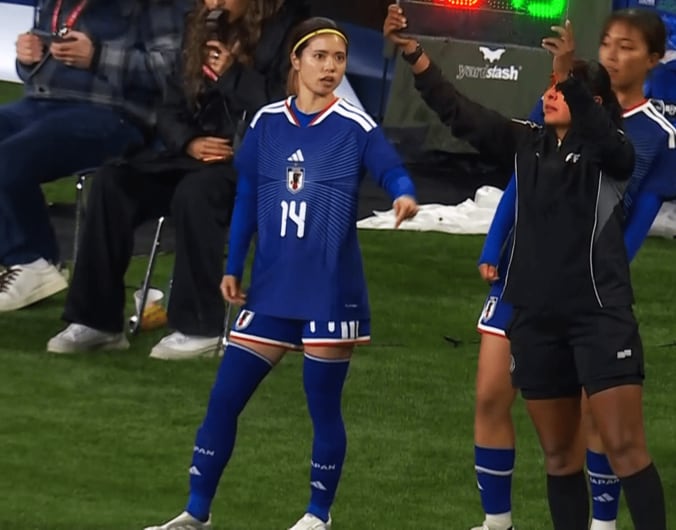 【写真・画像】「めちゃくちゃ上手い！」なでしこ浜野まいか、“神トラップ”にファン驚愕「走りながらで凄い」ロングボールをビタ止め　1枚目