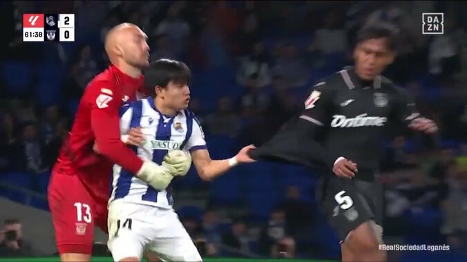 【映像】久保建英、倒されて“暴言”→激高の瞬間