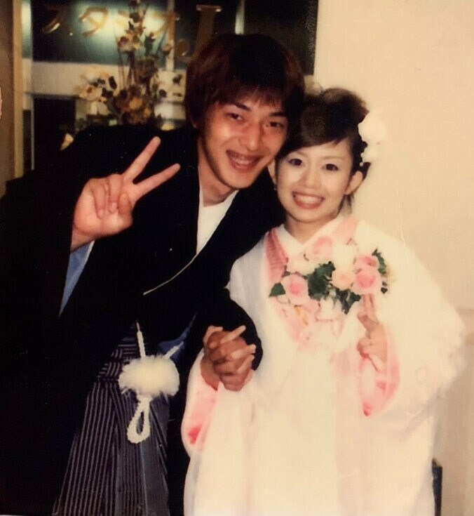 岩隈久志の妻、約20年前の夫との写真を公開「2人ともずいぶん若い」 1枚目