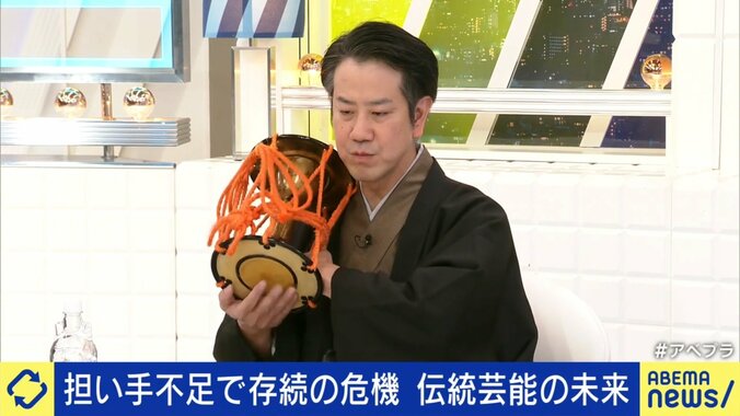 「いよーっ、ポンッ！」スタジオに響く小鼓の調べ