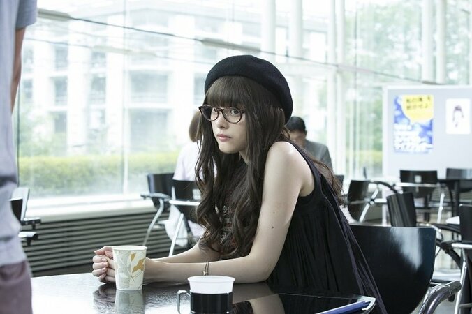 玉城ティナのメガネ姿が可愛すぎ！『わたしに××しなさい！』劇中写真が解禁 3枚目