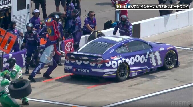 給油が終わらないうちにマシンが発進！