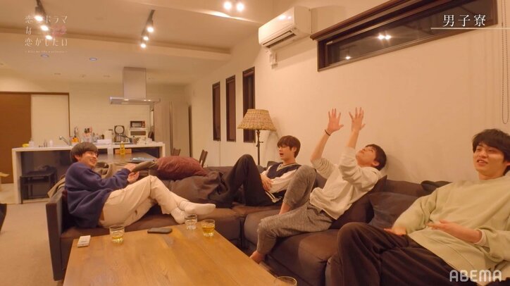 お泊まりまであと一歩…元ウルトラマン俳優のベッドでの様子に佐野勇斗「もったいない…」