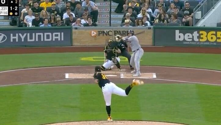 【写真・画像】マジかよ！ 大谷翔平、フルスイングで“衝撃の光景”「エグいな」 “大谷シフト”を無効化→高速ゴロが狭い塁間を“秒で通過”「野手ドン引きだろ」　1枚目