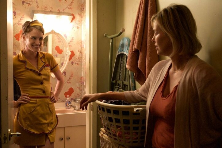 ベビーシッターが夫の眠る寝室に… 映画『タリーと私の秘密の時間』場面写真解禁