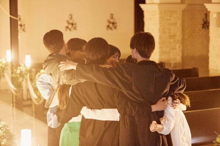 脱落したまゆが復活！SASUKEと涙で熱いハグ…メンバーたちも号泣『彼オオカミ』第11話