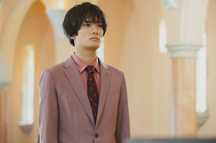 ワイルド系美男子やチャラ系男子も！今までにないタイプの男性たちに視聴者もザワザワ「同い年にいたら絶対好きになっちゃう！」『虹オオカミ』第1話