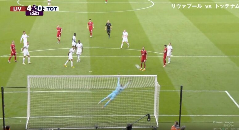 どこから蹴ってんだよ！ 遠藤航もビックリ… 超スーパーゴールが炸裂した瞬間　“今季ベストゴール級”のヤバすぎる一撃… “リバプールの神童”が超絶ミドルシュート「完璧すぎる」「笑うしかない」