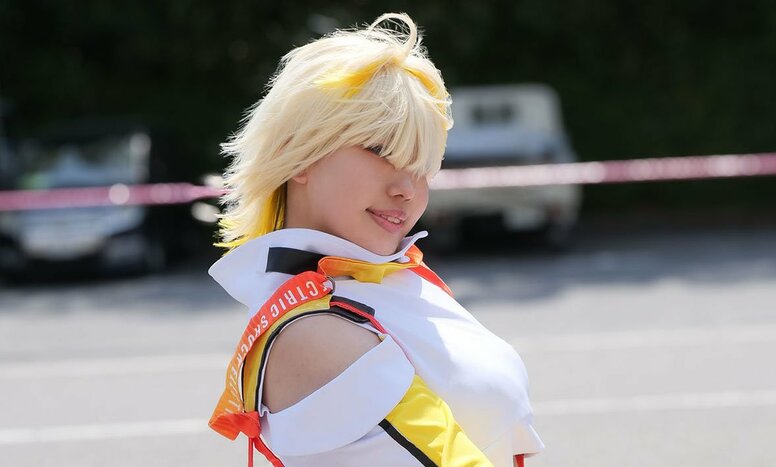 「むちむち感は絶対表現したかった」『NIKKE』エレグのコスプレ、仕上げに頑張ったのは朝食!?