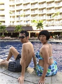 アンガ田中 ビキニスタイルの川村エミコと悩殺水着2ショット公開