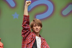 キンプリ平野紫耀、舞台挨拶でも天然発言連発「腰痛が治らなくて…こじらせている」