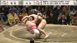 「なんじゃこりゃー！」人気力士、発生確率0.01%の“アクロバティック珍手”に館内沸騰 予測できない業師の妙技に相撲ファン「とんでもないのでた」