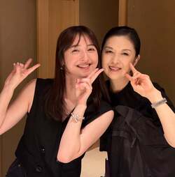 藤あや子、同郷・佐々木希と“久しぶりの再会” 2ショットに「笑顔がとても素敵です」と反響