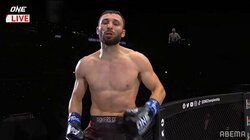 「俺を噛ませ犬と呼んだ皆さん“こんにちは”」下馬評を覆す破壊的なKOに衝撃 「吹っ飛んだ」「グラグラだ」驚きの声