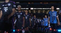 「忍者っぽい」バイエルンのユニフォームが「最高にかっこいい」と話題に 日本仕様のカタカナ選手名も初お披露目