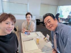  高橋真麻、父・高橋英樹と母と帝国ホテルでランチを堪能「久しぶりに」 