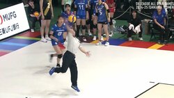 女子バレー、“男性ラインズマン”が弾丸サーブの衝撃光景 「めっちゃ笑ったw」まさかのナイスサーブにアリーナ騒然