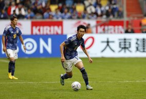 日本代表の攻撃の中枢。精度抜群のフィニッシュワークでカタールでの活躍が期待される脱力系ストライカー・鎌田大地