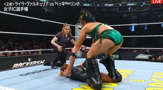 ロメロ・スペシャル（吊り天井固め）