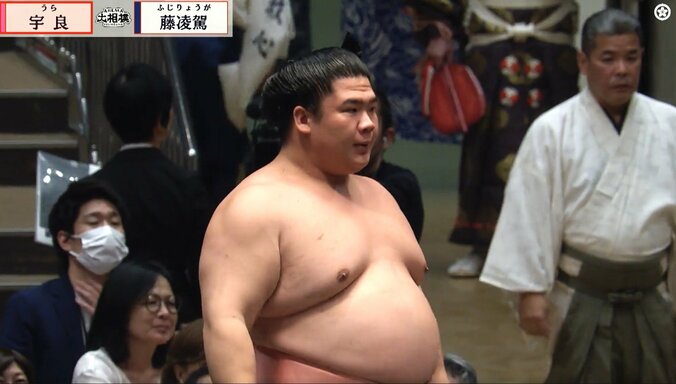 【写真・画像】「なんだこのちいかわは」「ドヤ歩き最高」覚醒した宇良、藤凌駕を豪快にぶん投げる「決めた後の足がセクシーすぎw」自信満々リアクションにファン大興奮　1枚目