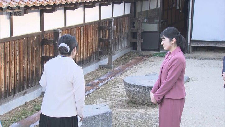 【写真まとめ】愛子さま 3日目は爽やかなライトブルーの装い 大型望遠鏡を覗き込み満面の笑み 2日目には「はこた人形」の眉毛絵付けに苦戦する姿も【鳥取訪問】