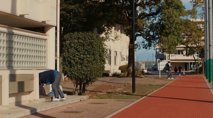 保健室のベッドで脅迫＆キス！?キュンキュン皆無！女子高生の強制的ラブシーン『泥濘の食卓』