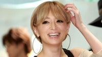 浜崎あゆみ 活動再開＆足首手術を報告