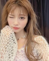 「可愛い超えた」「透明感すこ」生見愛瑠の“ゆるふわガーリー”なオフショットに絶賛の声