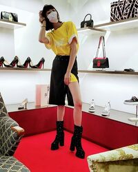 「全てにおいて綺麗すぎ」山田優、美脚がチラリと覗くポージング姿に称賛の声