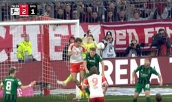 「イヤらしいな…」「サッカーIQ高すぎ」 ゴールキーパーが嫌がる“ズル賢い動き”を炸裂した瞬間　オフザボールの王様がゴールを呼び込んだ超頭脳プレー