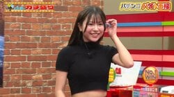 Hカップグラドルのミニスカ女子が自己紹介と一緒にプレゼントしたモノに大興奮