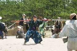 高橋一生、大迫力の大立ち回り！映画『引っ越し大名！』メイキング&本編映像解禁