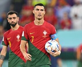 C・ロナウドの記録達成弾をメッシが祝福？“奇跡的ショット”に世界反響！「賞賛している」「奇妙」【W杯】