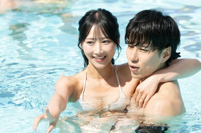 水着の紐をずらされペタリ…伝説の