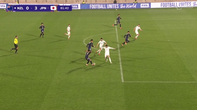 “股抜きパス”に驚愕！U-20日本代表FWのスーパーゴール演出が話題「まるでスペイン代表」「レベル高ぇ…」高岡伶颯が相手DF翻弄の瞬間 3枚目