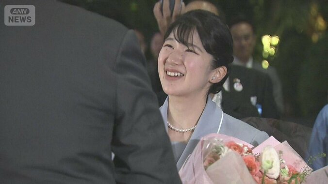 愛子さま笑顔でラオス到着　初海外公務　国家主席表敬や副主席主催の晩餐会へ 1枚目