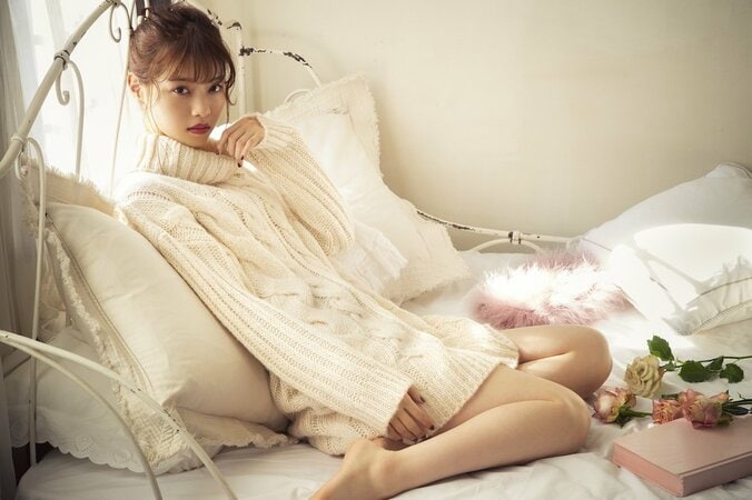 西野七瀬＆齋藤飛鳥がモテニットを着こなす　『GRL』2018年冬のイメージビジュアル更新 5枚目