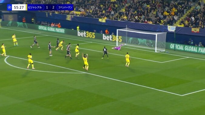 痛恨！日本代表DF、目の前から股抜きシュートを打たれて失点「あれはしゃあない」超高速カウンターに一歩間に合わず「運が悪かった」 5枚目