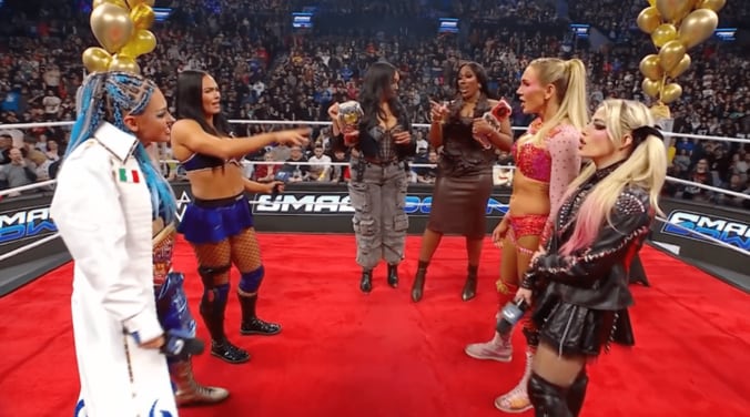 「今、何て言ったの？」人気日本人女子レスラー、突然の“日本語罵倒”に会場ポカン、視聴者ヒヤリ「最高に面白い」「通じてて草」 2枚目