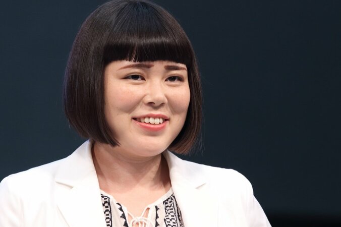 ブルゾンちえみ、地味顔のメイクは「裸を晒してる感じ」 2枚目