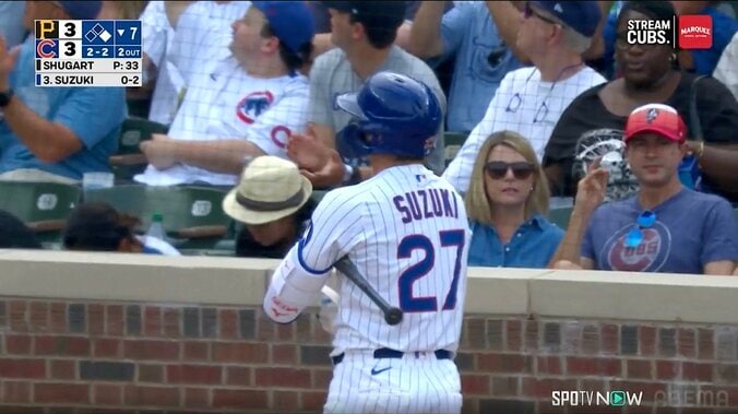 【写真・画像】球場騒然！鈴木誠也、“疑惑の判定”に憮然…まさかの三振宣告に大きくリアクション 現地実況「6インチも高く外れていた」　1枚目