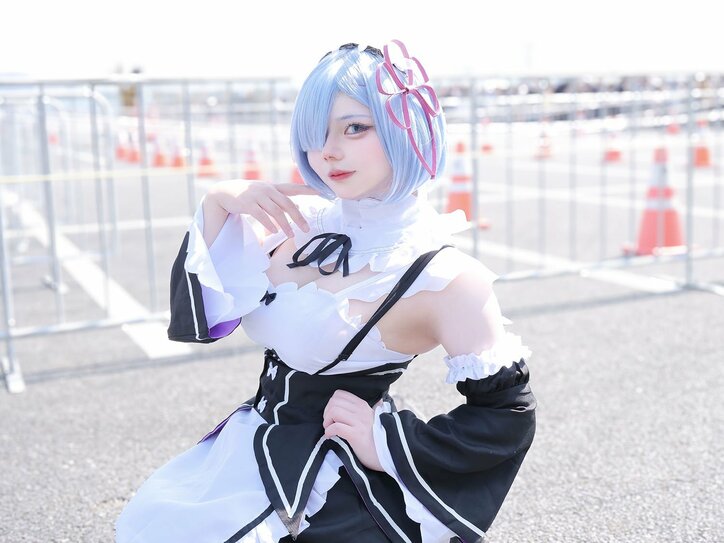 [Photos/Images] What Points Did You Want to Recreate with Your Rem Cosplay from 'Re:ZERO'? My Favorite is the Hair Ornament! 4th