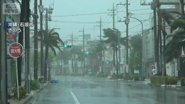 【台風情報】台風30号 沖縄で猛烈な風 けが人や倒木被害 停電も 26日から27日にかけ西日本に接近、上陸の恐れ 今後の進路は