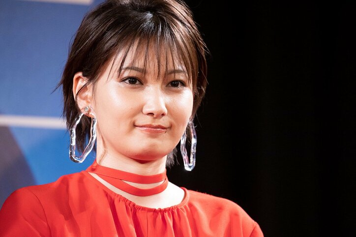 飯豊まりえ、コンプレックスは「顔が薄いこと」